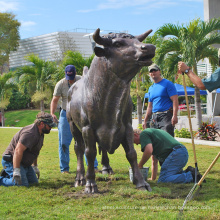 Freizeitpark Außenskulptur Bronze große Stier Skulptur